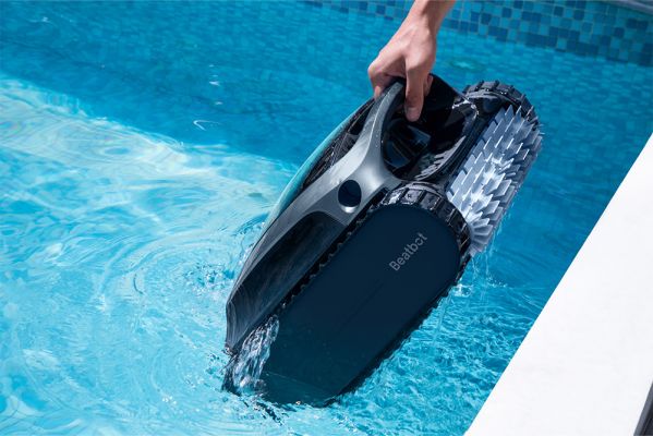 Progetti realizzati 17 - Robot piscina a batteria Beatbot AquaSense